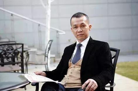 周杰伦代言的德尔惠男鞋,周杰伦代言德尔惠多少钱