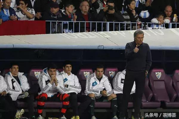 齐达内的头硬吗,齐达内何时秃顶