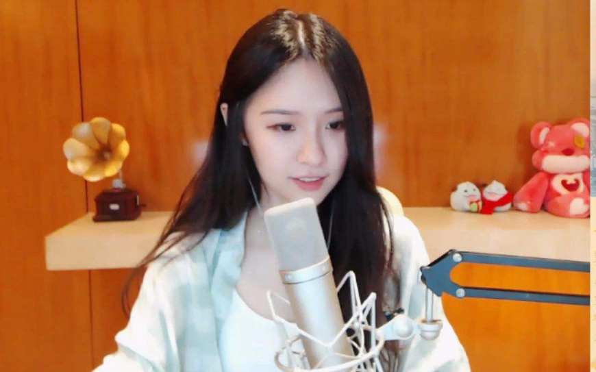 那些唱歌好听的主播“冯提莫”“陈一发”，一年到底能赚多少钱？