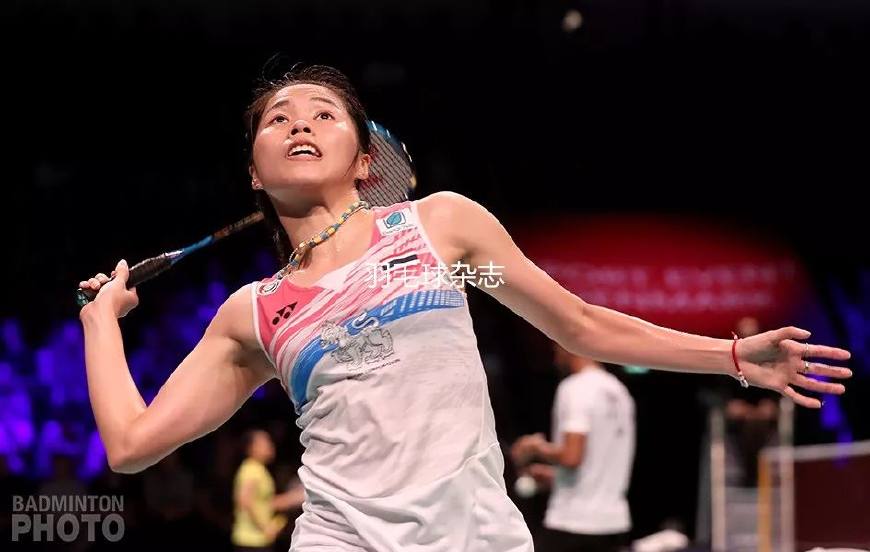 正确羽毛球拍球动作,适合打高远球的羽毛球拍