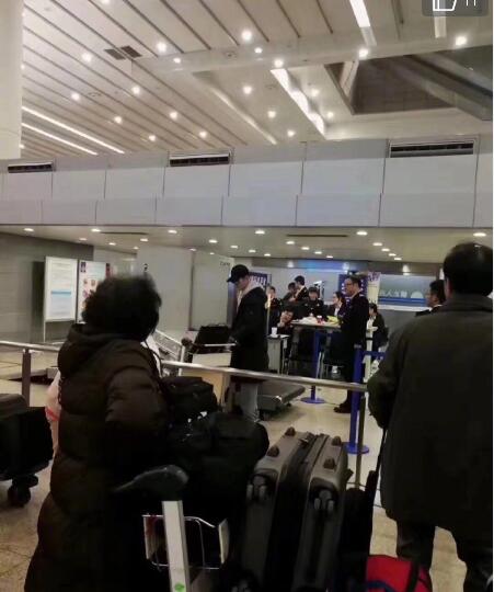 张翰过机场安检,张翰坐飞机安检