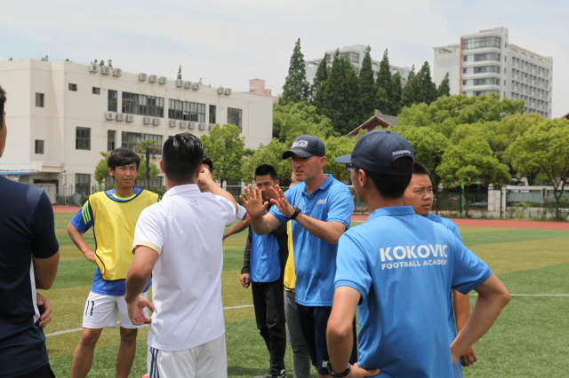 中国大力发展校园足球政策,那些年我们追过的足球