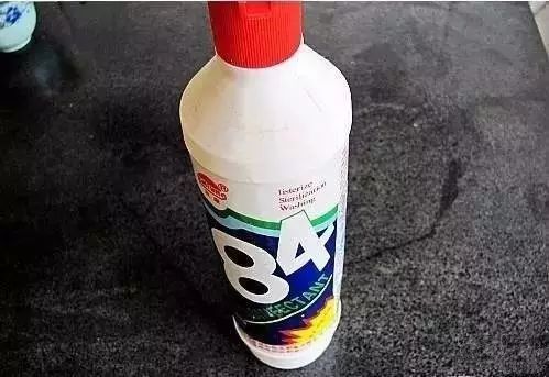 银手镯以前戴很亮最近手镯变黑了,戴银手镯手镯变黑是怎么回事