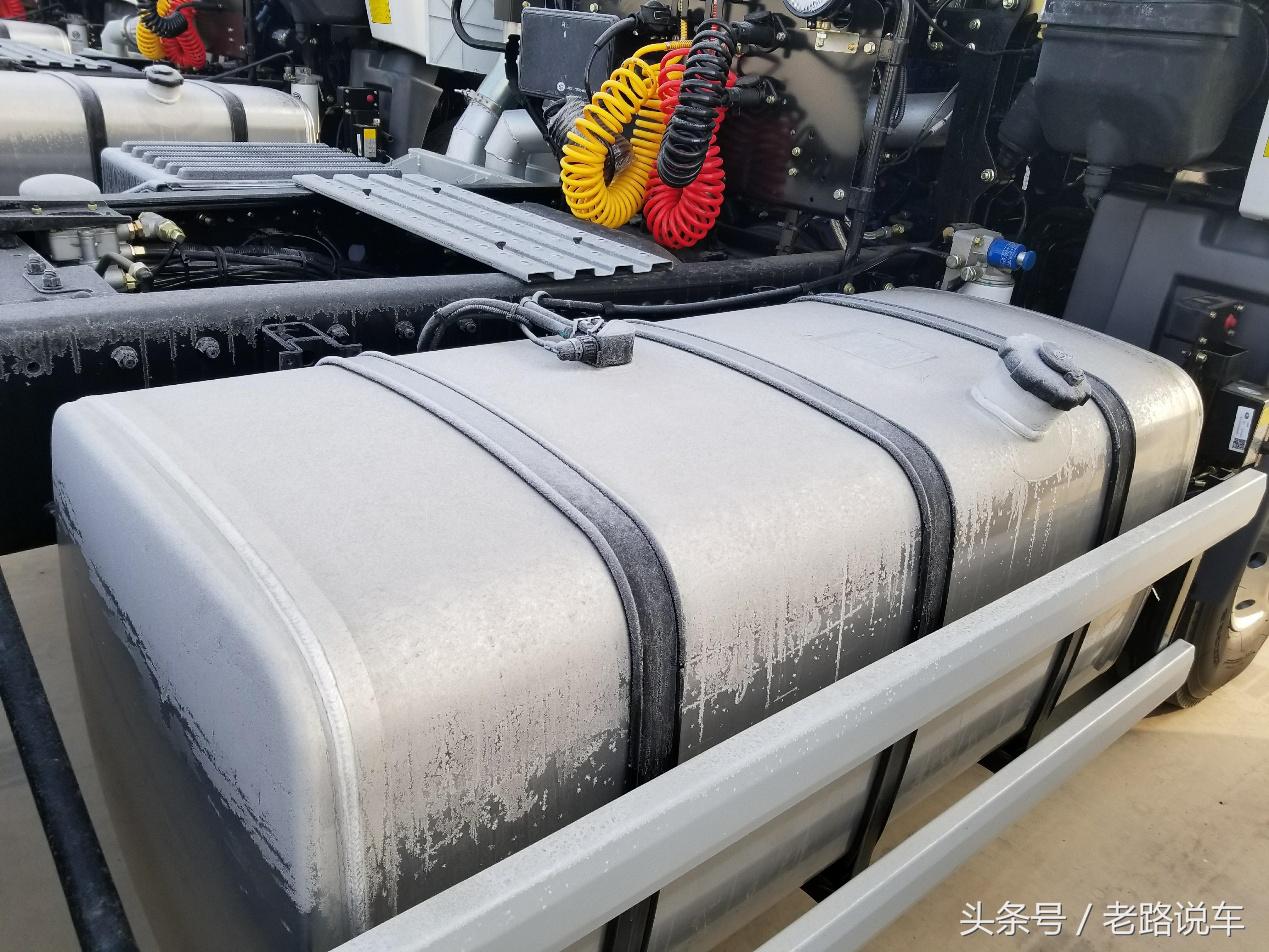 解放新大威后8轮领航版动力多大,新大威是哪个系列的车