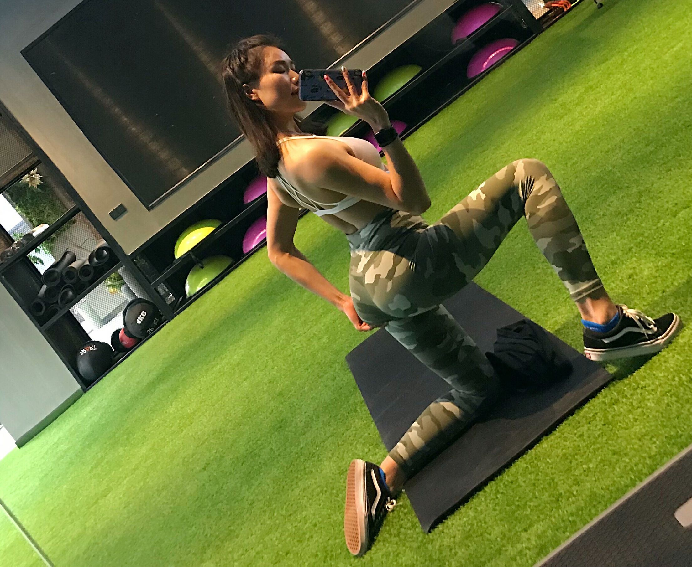 臀腿训练如何臀部发力,如何站着练臀部核心