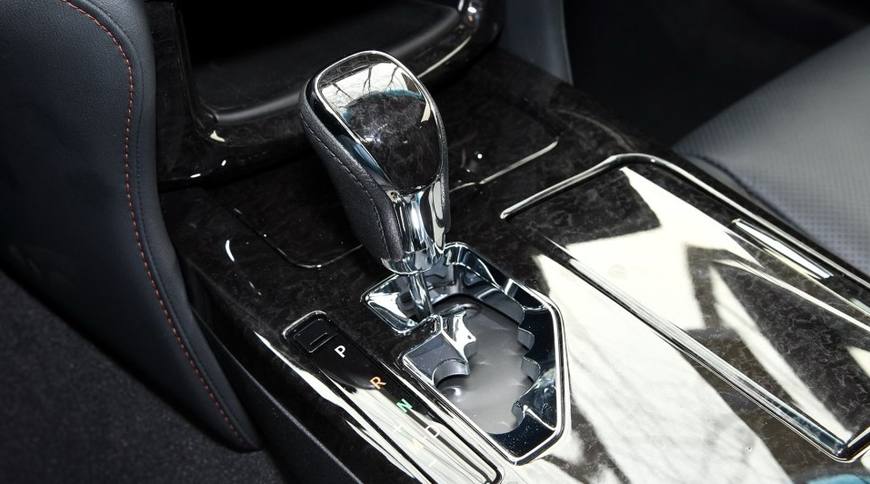 丰田皇冠和凯美瑞价格,丰田皇冠对比凯美瑞