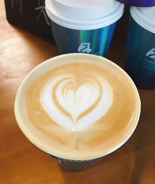 水果店咖啡、菜场咖啡、看魔都这些小窗咖啡店肉搏星爸爸！