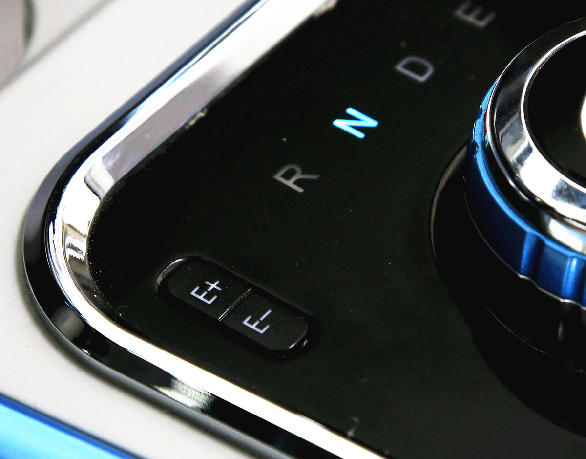 北汽新能源ev200电动车,北汽ev200和ec200有什么区别