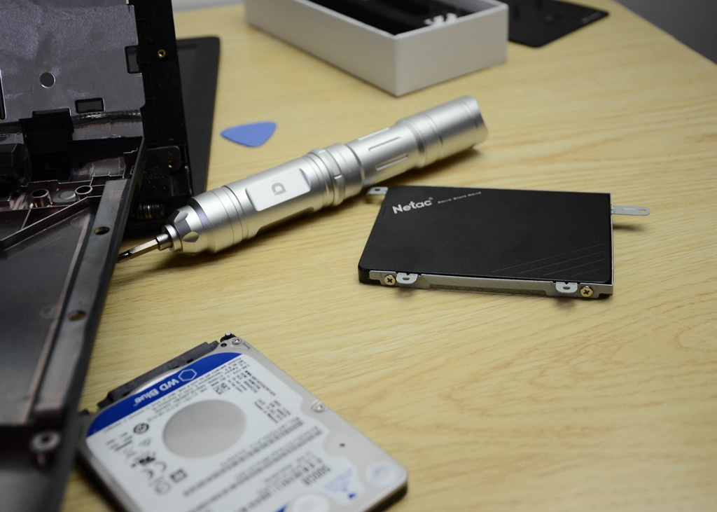 笔记本升级固态硬盘不用电脑,笔记本升级固态硬盘不重装系统