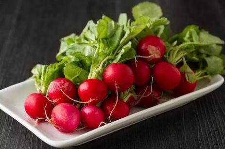 冬吃萝卜夏吃姜如今吃萝卜正当季,冬吃萝卜夏吃姜这样吃萝卜很健康