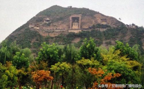 天门山下,天门山索道下站雪景