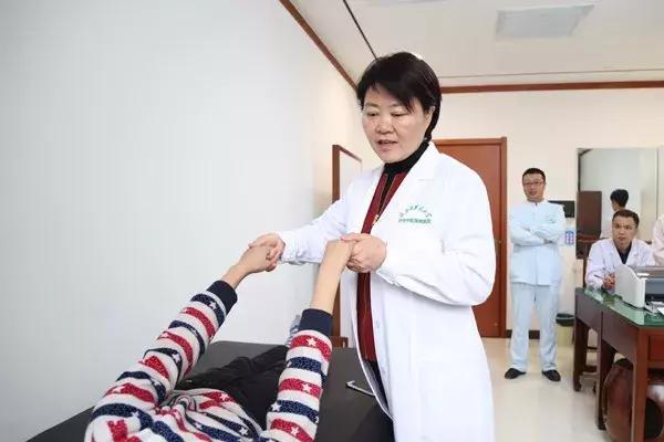 穆晓红教授直播,穆晓红脑瘫专家