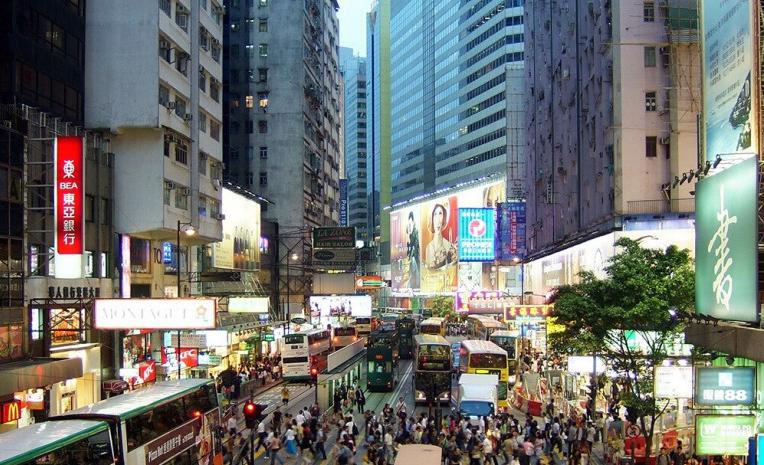 对比香港太子、东方、英皇等表行的特色,港表行能盈利多少