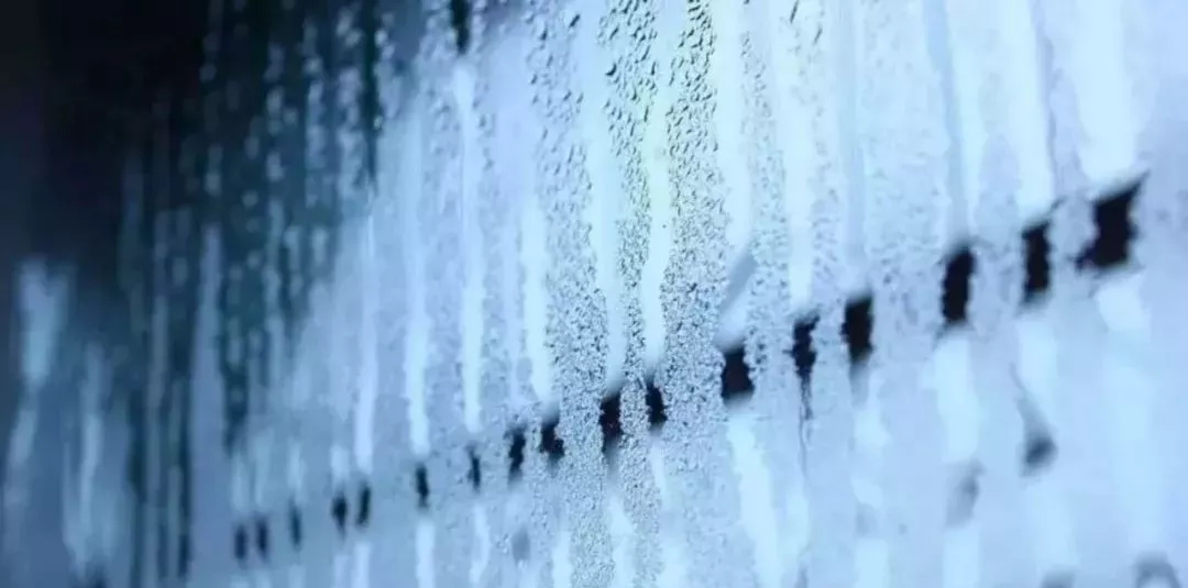 冰箱双层玻璃中间起雾怎么办,窗户双层玻璃中间起雾怎么办