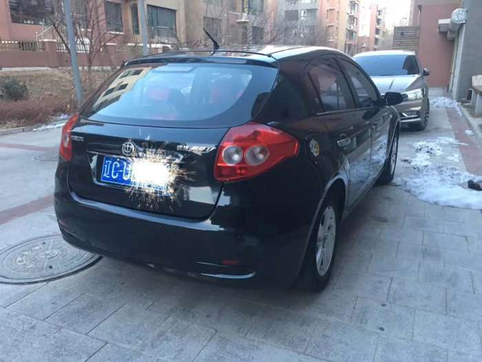 当年落地50万的两厢宝马,当年落地一百多万的宝马