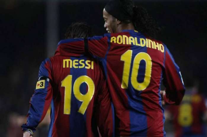 罗纳尔迪尼奥吊射重回诺坎普,03年罗纳尔迪尼奥亮相诺坎普