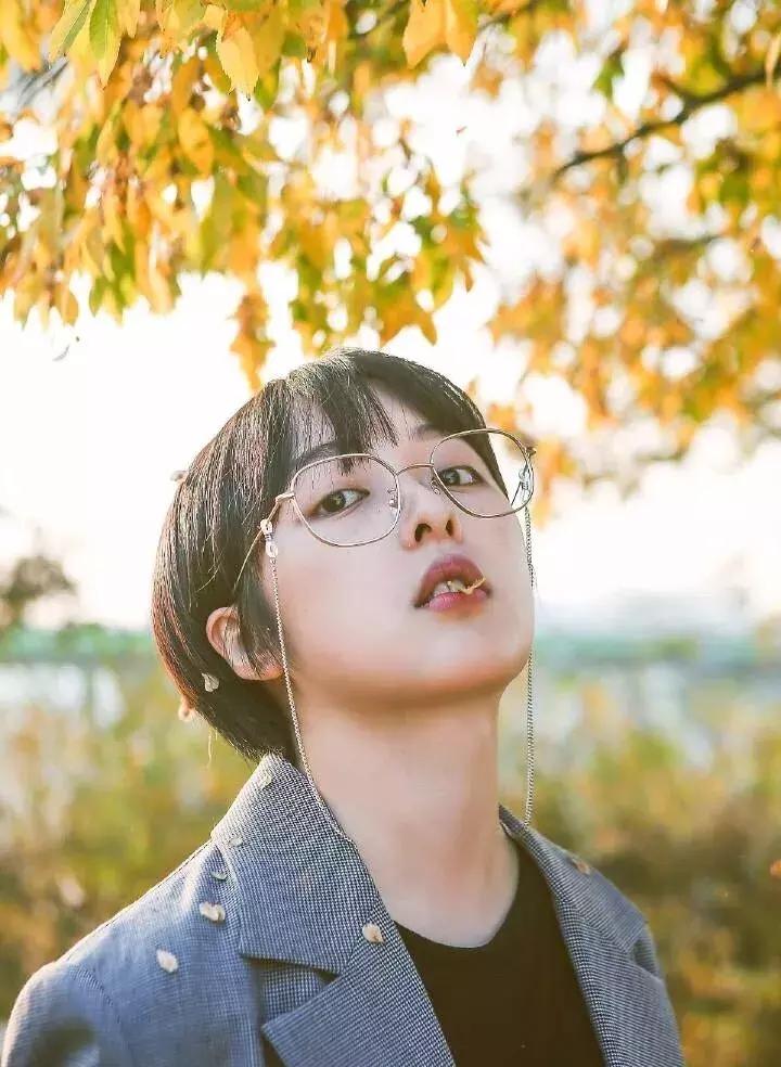 短发剪完不好看咋办,剪了不好看的短发怎么办