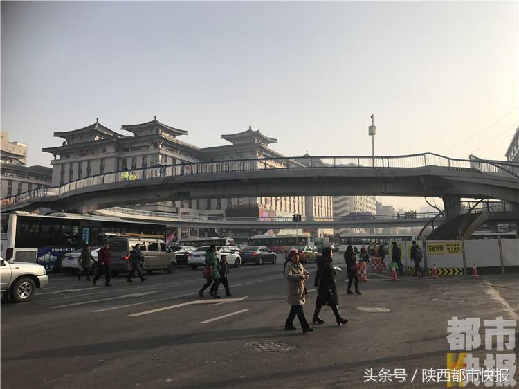 五路口天桥什么时候拆了,东街口天桥拆除