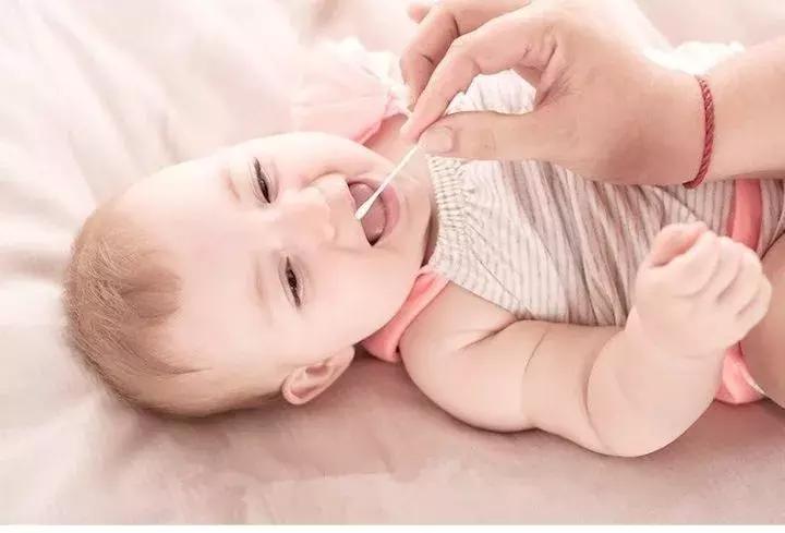 月嫂怎样快速搞定月子餐,育婴师鹅口疮的处理实操