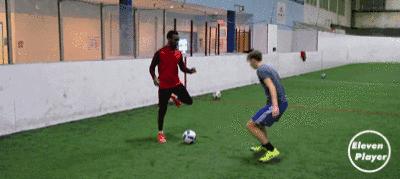 足球十大最简单过人技巧,足球过人怎样晃重心