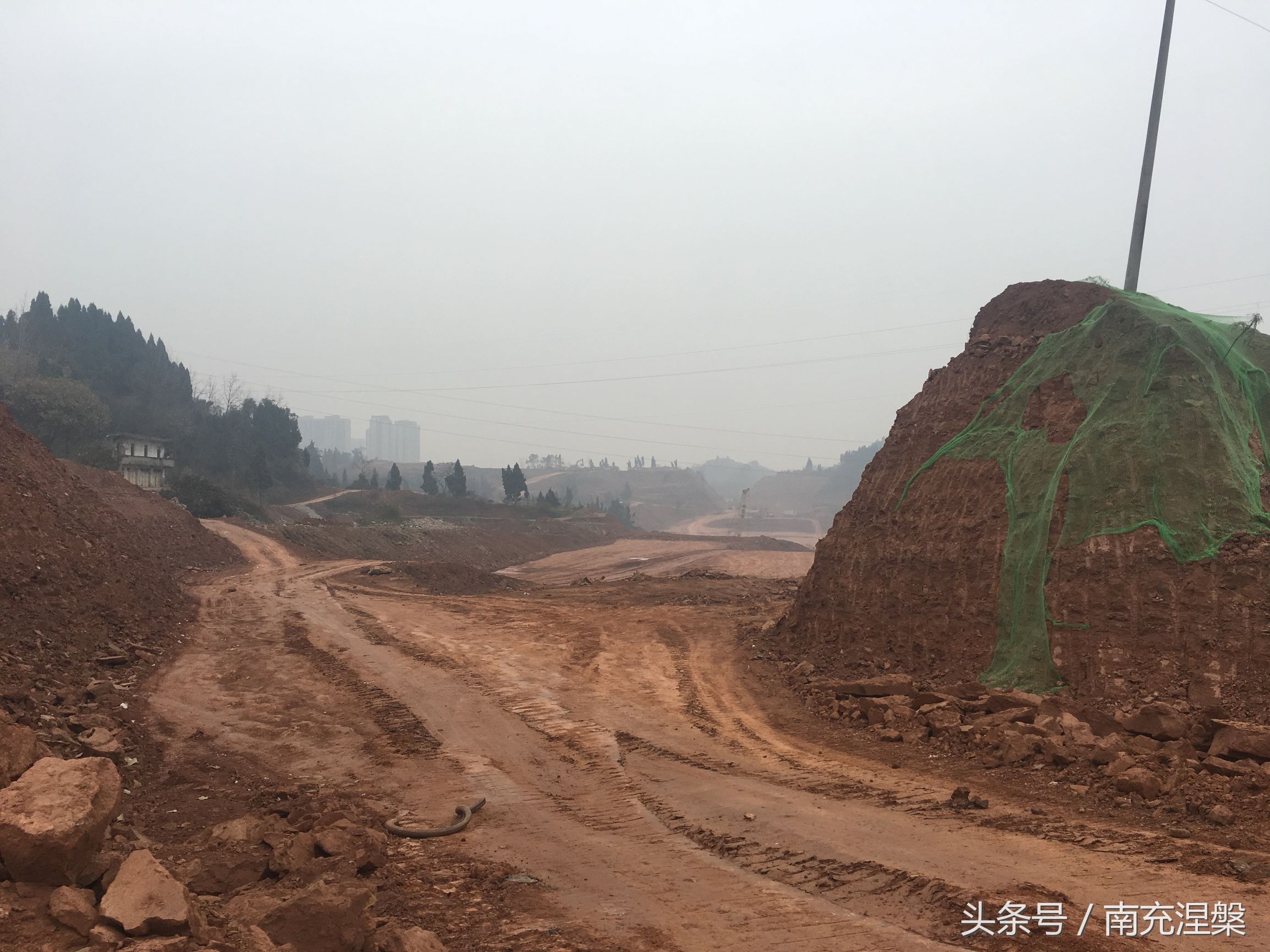 南充市顺庆区国道212线截弯取直工程：快速推进，日新月异