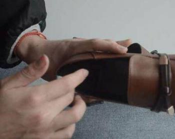 鞋子的两侧挤脚最有效最快的办法,如何让鞋子不挤脚小妙招