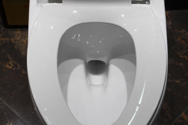 法恩莎卫浴城外诚店内多款座便器特价促销