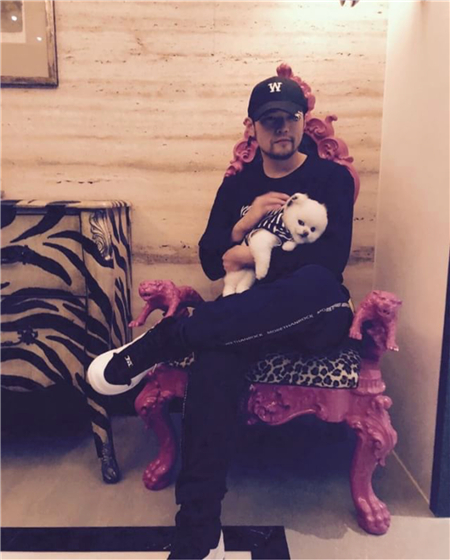 周杰伦发福网友求别再喝奶茶了,官方吐槽周杰伦喝奶茶