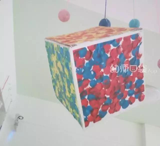 幼儿园废旧纸箱走廊环创吊饰双面,用废旧物品做关于冬天的手工吊饰