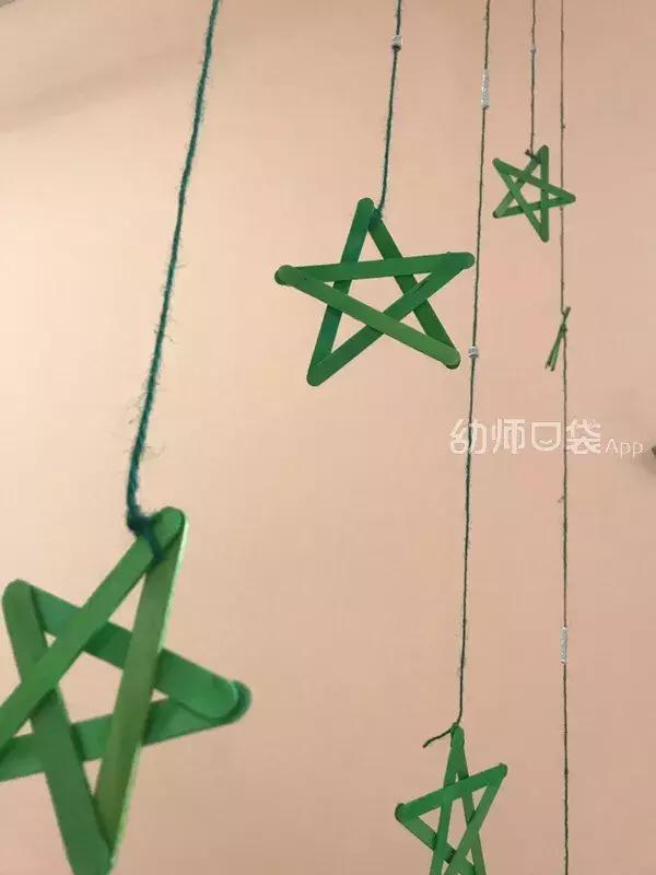 幼儿园废旧纸箱走廊环创吊饰双面,用废旧物品做关于冬天的手工吊饰