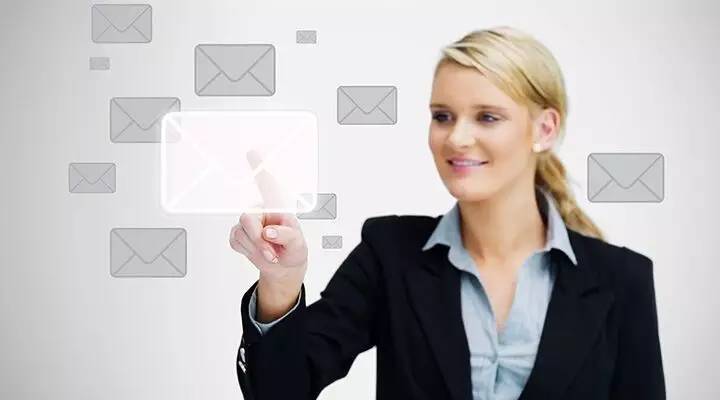 新闻学院关于办理2016年9月批次资格卡的通知