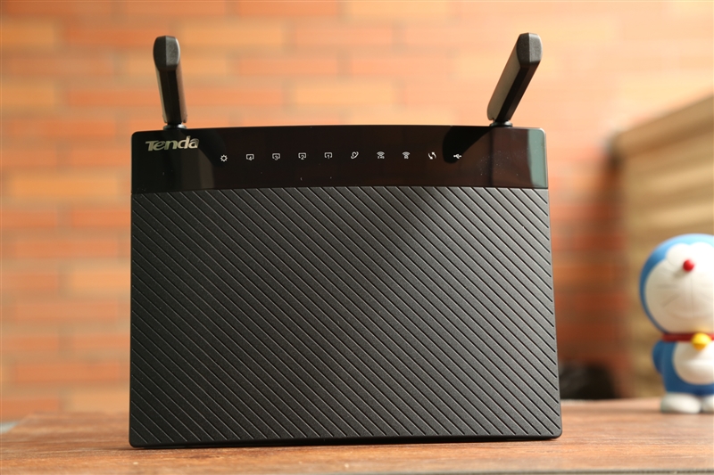 腾达路由器AC9是千兆的吗,腾达ac1200千兆口路由器