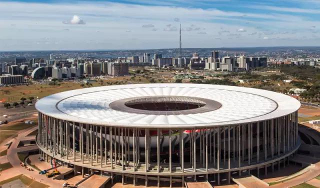 如果给足球场来个选美这些地儿你踢掉哪个？