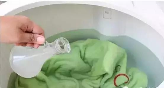 衣服发霉了衣柜怎么清洗,为什么柜子里的衣服会发霉