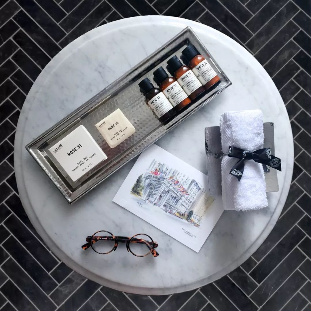 这些酒店里的润肤露、香皂不顺回家｜损失可太大了……