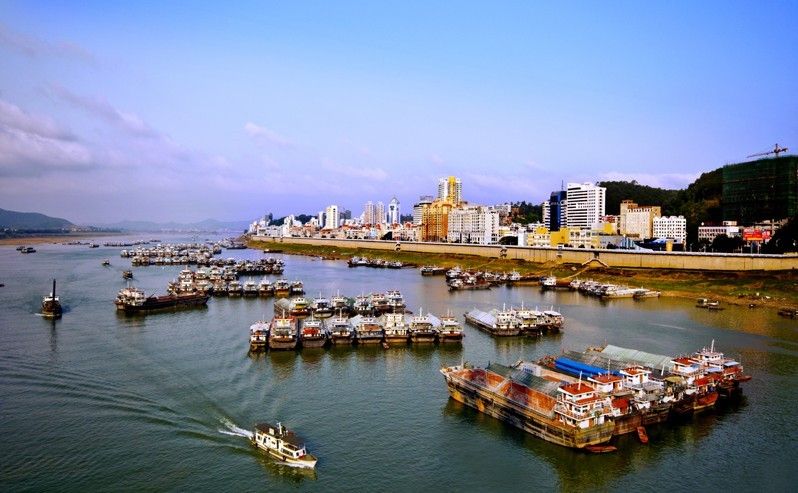 南宁桂林旅游哪个最好,广西南宁跟桂林哪个更值得去