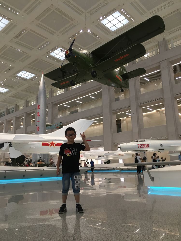 和小屁孩们一起出去玩的视频,和小屁孩玩的一天