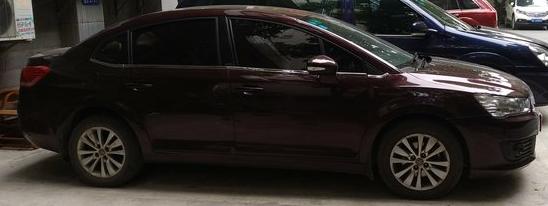 雪铁龙红色内饰,雪铁龙世嘉红色轿车