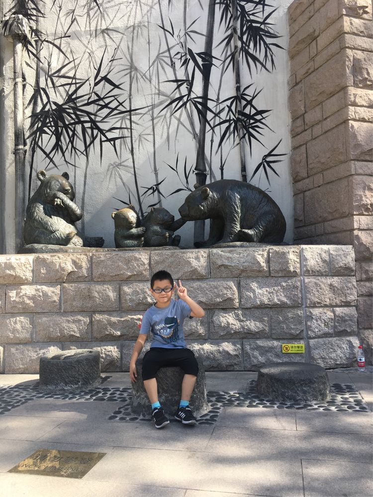 和小屁孩们一起出去玩的视频,和小屁孩玩的一天