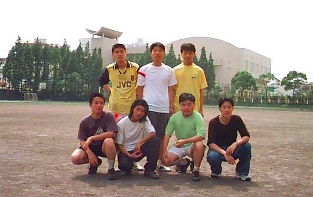 韩寒和于海踢足球照片,韩寒和于海踢足球视频