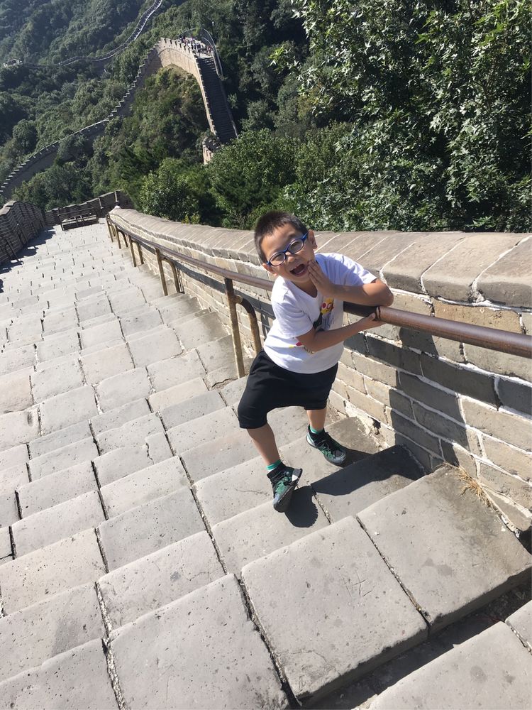 和小屁孩们一起出去玩的视频,和小屁孩玩的一天