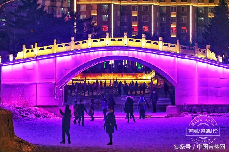 大红灯笼高高挂抖音张灯结彩,大红灯笼广场舞张灯结彩