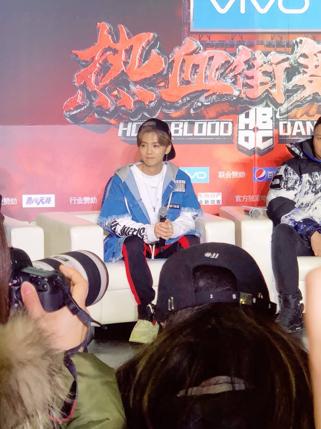 鹿晗手机壁纸樱花鹿,鹿晗壁纸手机超清全面屏