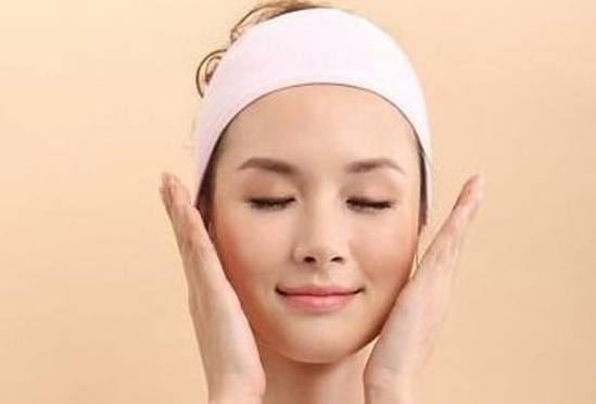 怎么消除额头皱纹,怎样淡化额头上的皱纹