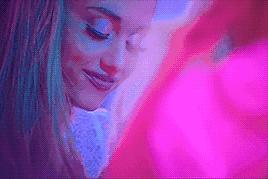 看了4个女生化妆包，发现爱美都有这心机