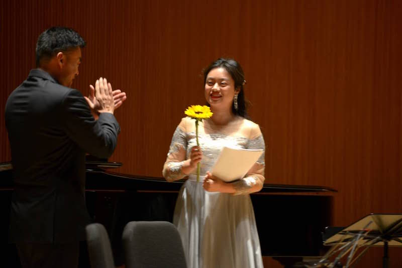 听一听节奏感强的音乐,听一听悠扬的笛声