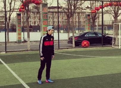 鹿晗下树了是什么意思,鹿晗最近梗