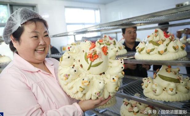 50岁大妈围着馒头大作“文章”，年销售额超1000万元