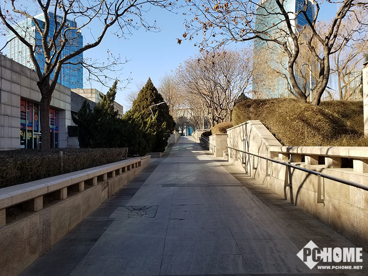 三星w2018翻盖有心系天下吗,三星w2019最后一款情怀大翻盖