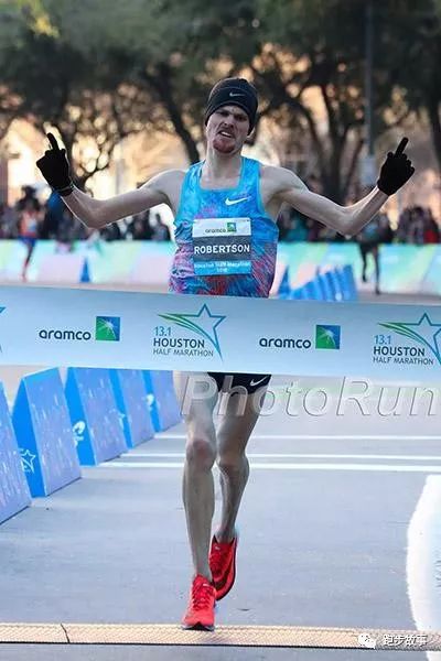 PB59:47和60:01！世界上半马最快的双胞胎